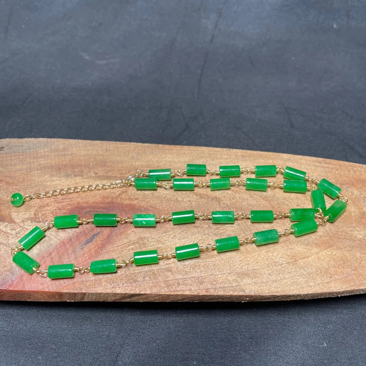 Necklaces - Green Jade Beaded Necklace Vintage Lucky