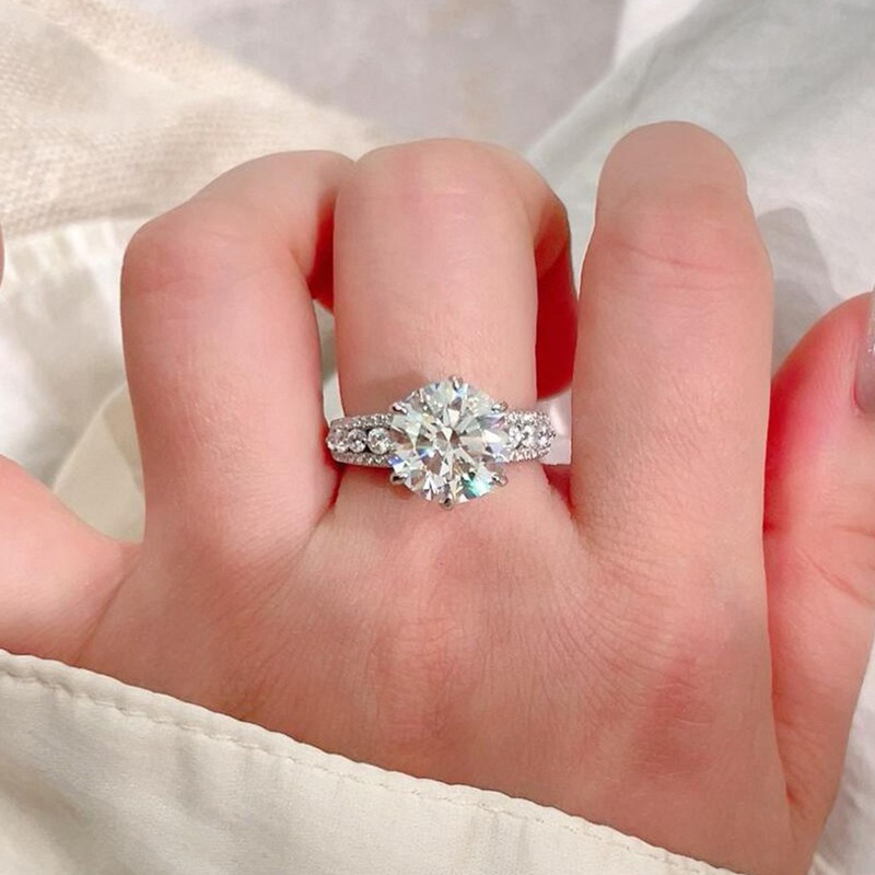 4 Carats High Sparkle Classic  - Moissanite Engagement Ring 1 Carat review and price